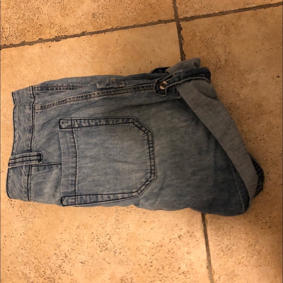 Shorts - Picture 3 of 3